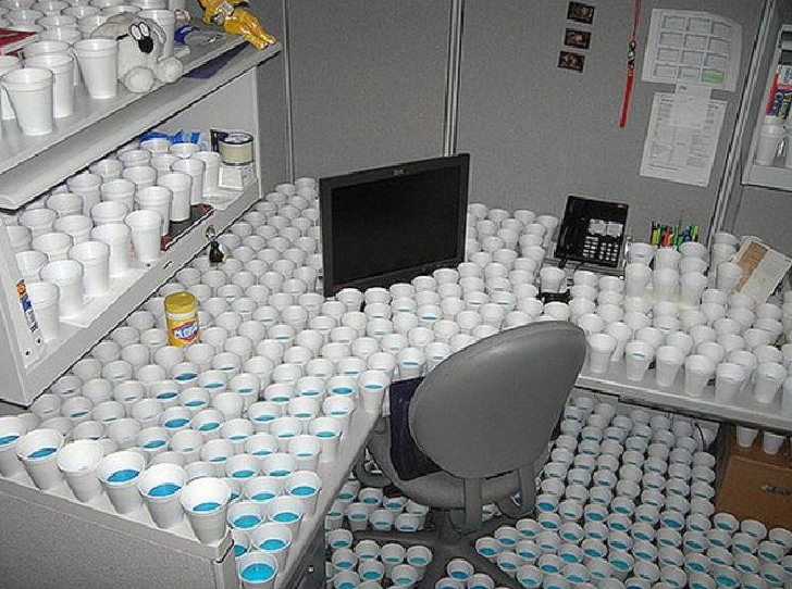 25 Office Photos That Are Too Hilarious To Miss_13