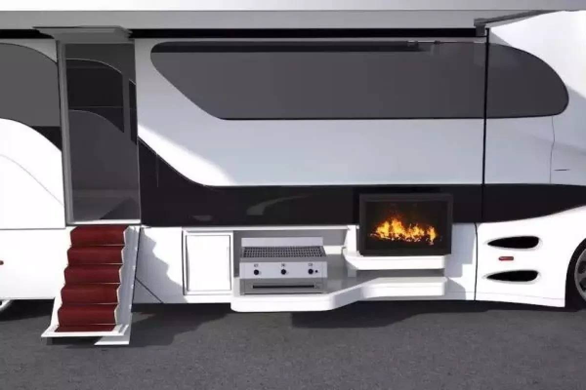 first-class-travel-the-2-8-million-luxury-motorhome-de-13