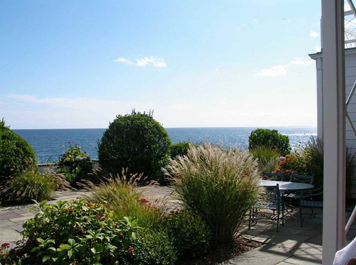 taylor-swift-unveils-her-17-5m-rhode-island-mansion-exclusive-tour-8