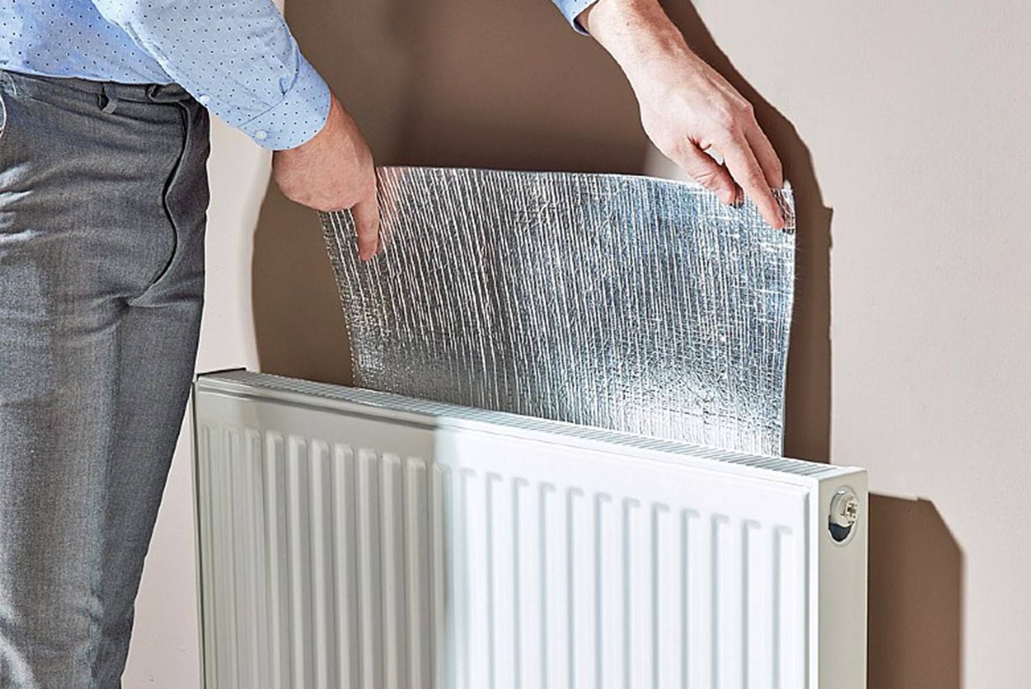 10 Money-Saving Ways To Keep Your House Warm During Winter_2