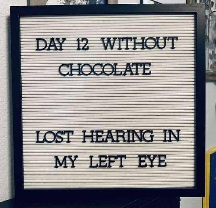 10 Unhinged Signs That Make Perfect Sense And No Sense_9
