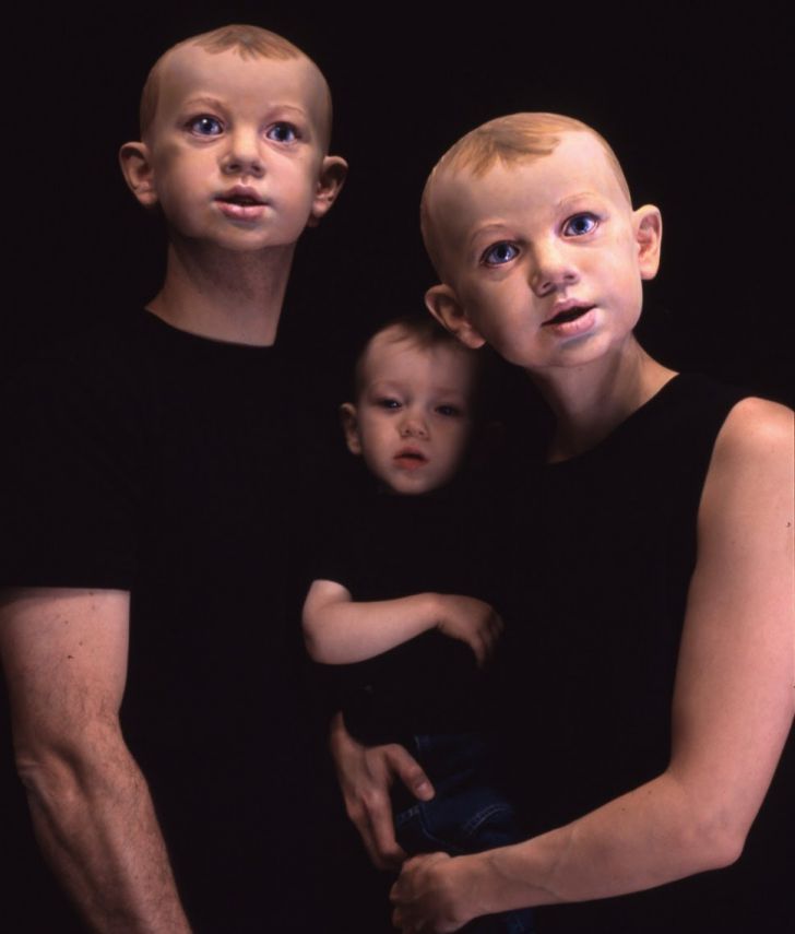 20 Hilariously Awkward Family Photos That'll Make You Cringe_14