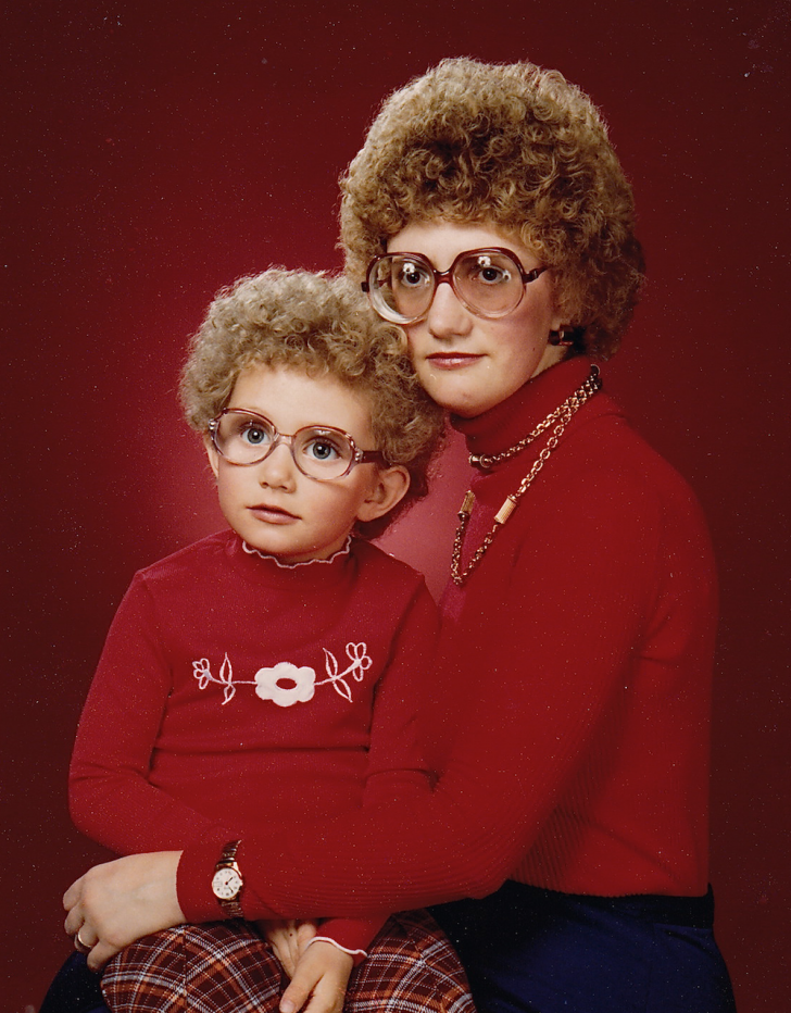 20 Hilariously Awkward Family Photos That'll Make You Cringe_5