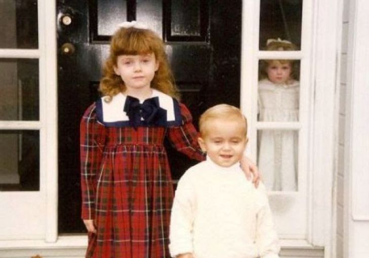 20 Hilariously Awkward Family Photos That'll Make You Cringe_6