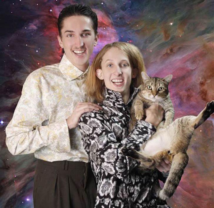 20 Hilariously Awkward Family Photos That'll Make You Cringe_7