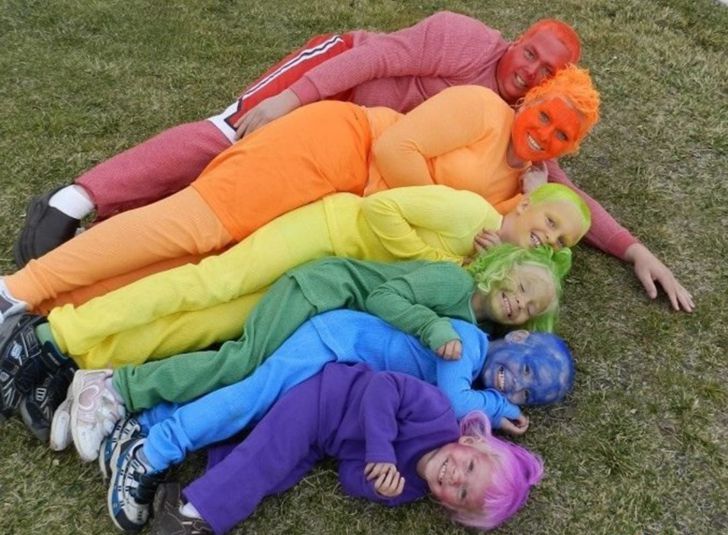 20 Hilariously Awkward Family Photos That'll Make You Cringe_9