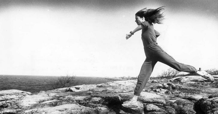20 Rare Historical Photos Of Celebs Captured More Than Expected_19