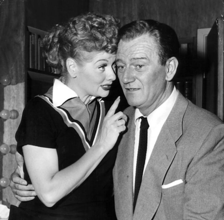 20 Rare Historical Photos Of Celebs Captured More Than Expected_3