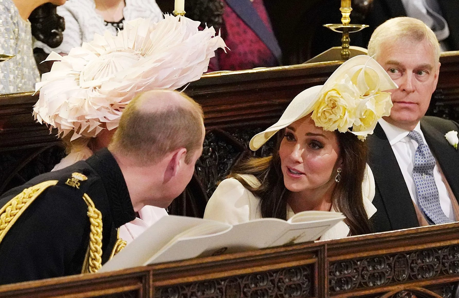 20 Rare Photos Of Meghan And Harry's Wedding_8