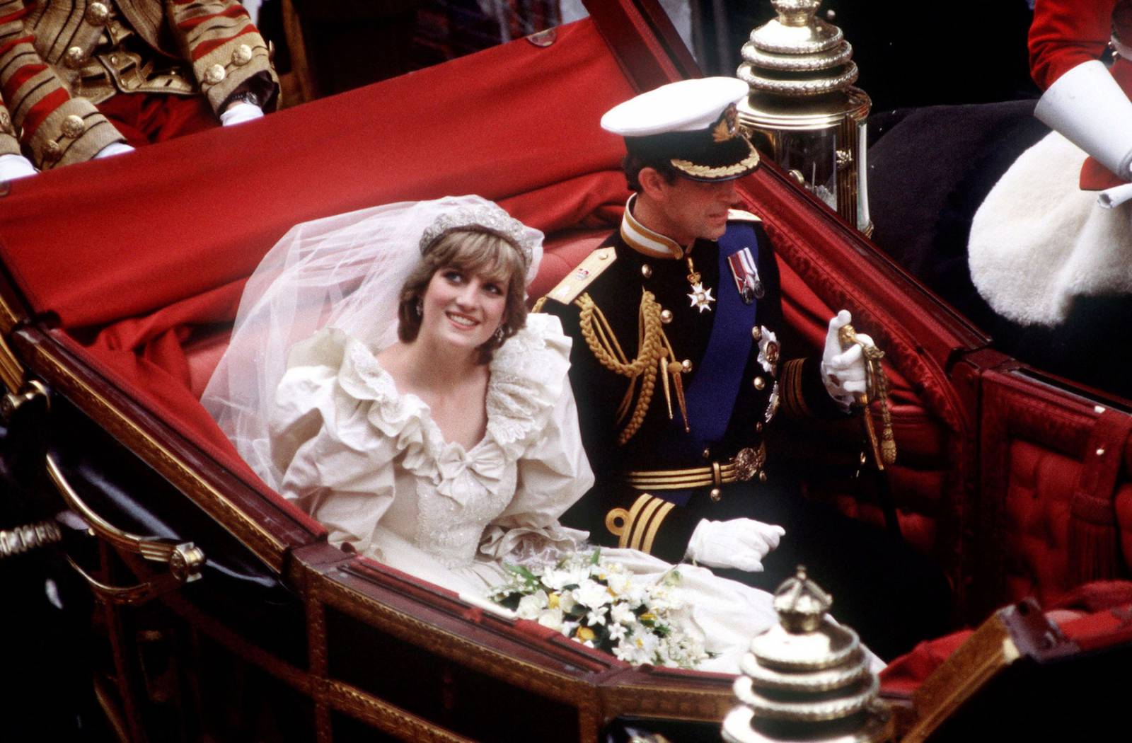 20 Vintage Photos Of Prince Charles And Diana's Wedding You've Never Seen_11