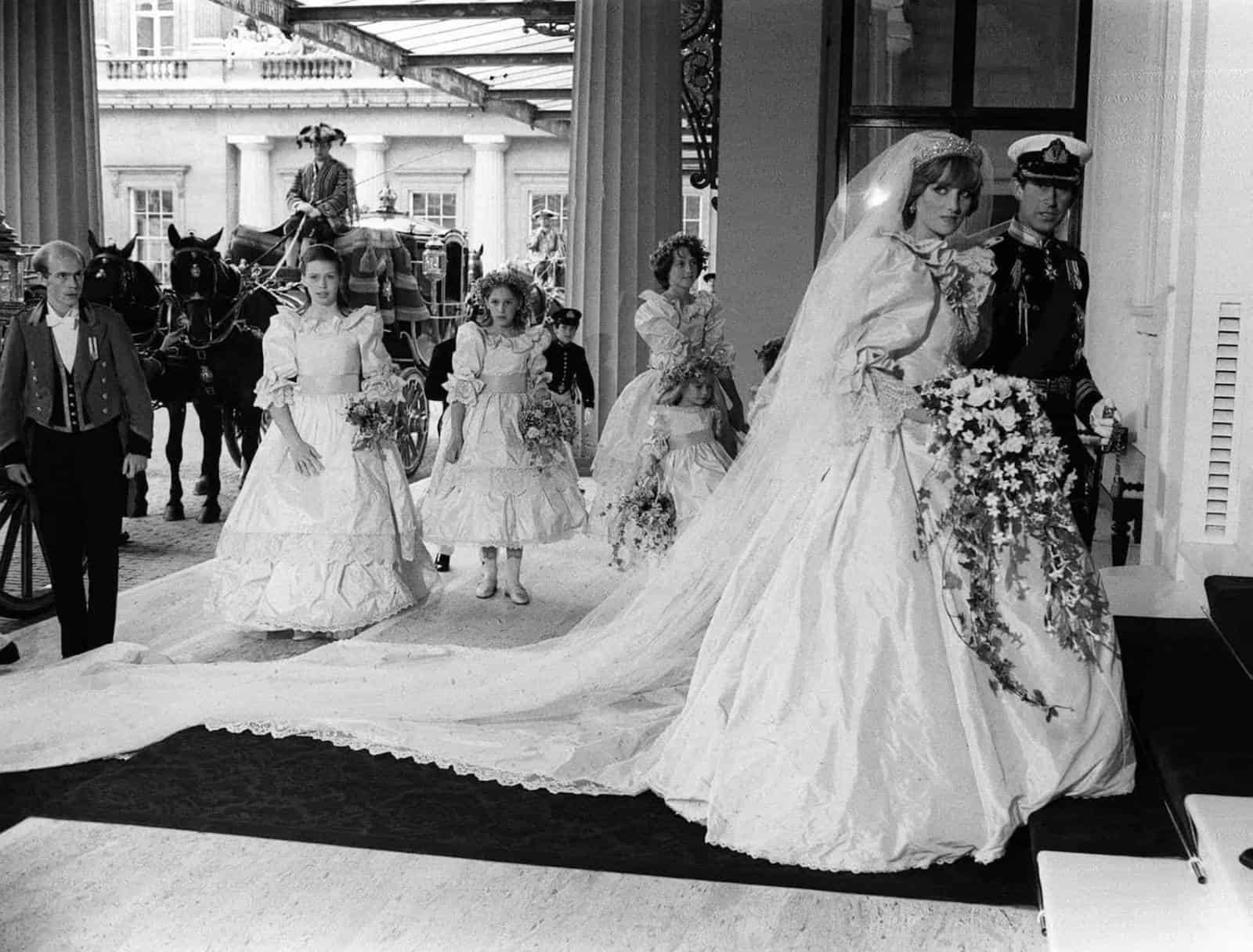 20 Vintage Photos Of Prince Charles And Diana's Wedding You've Never Seen_12