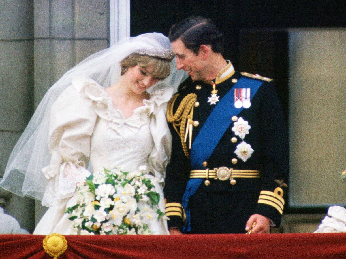 20 Vintage Photos Of Prince Charles And Diana's Wedding You've Never Seen_14