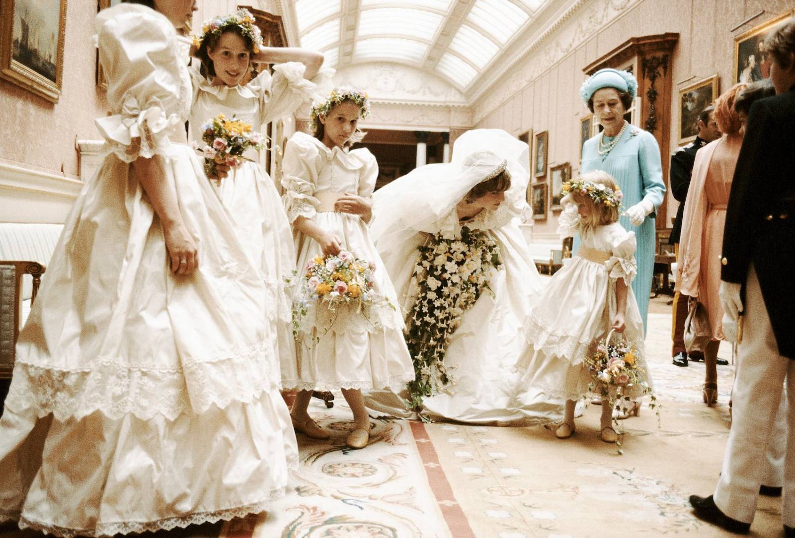 20 Vintage Photos Of Prince Charles And Diana's Wedding You've Never Seen_16