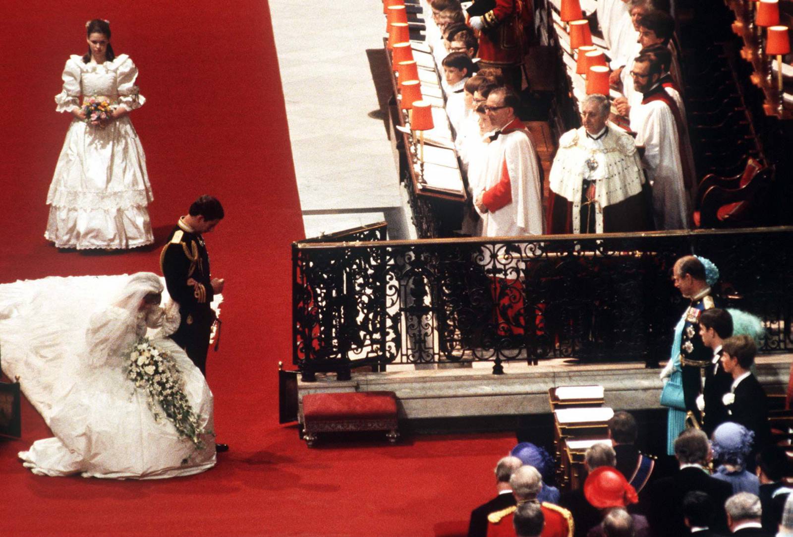 20 Vintage Photos Of Prince Charles And Diana's Wedding You've Never Seen_7