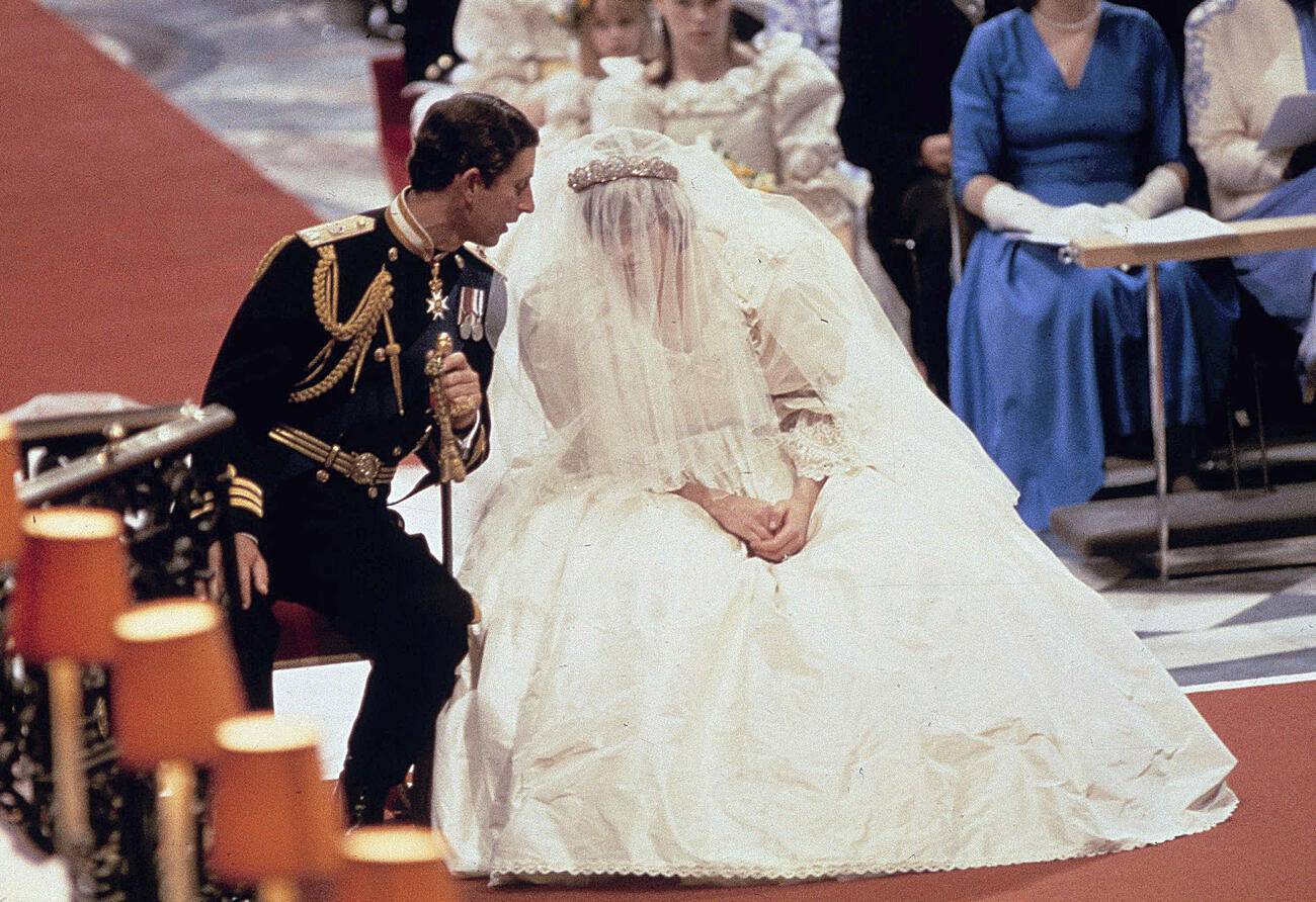 20 Vintage Photos Of Prince Charles And Diana's Wedding You've Never Seen_9