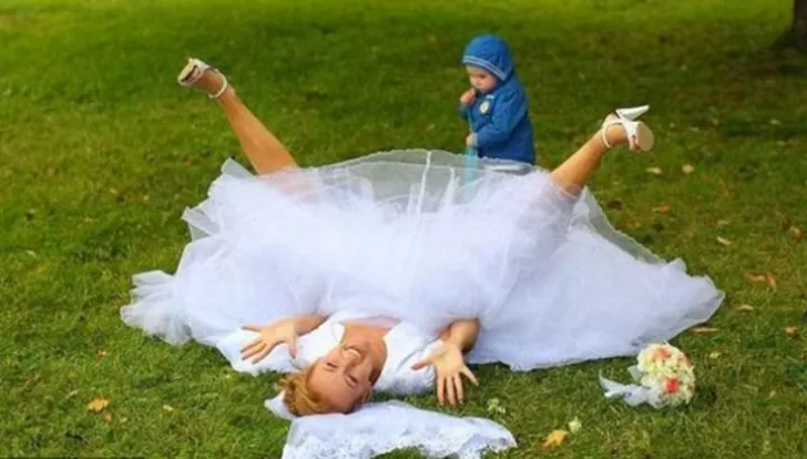22 Wedding Photos That Went Horribly Wrong_30