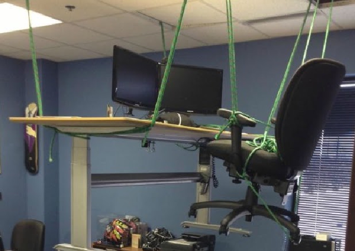25 Office Photos That Are Too Hilarious To Miss_15