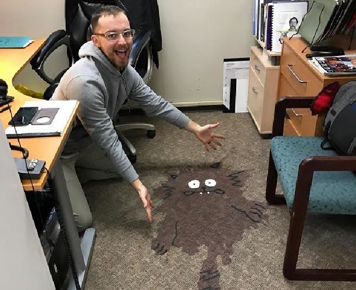 25 Office Photos That Are Too Hilarious To Miss_2