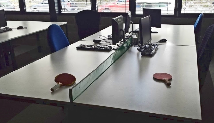 25 Office Photos That Are Too Hilarious To Miss_21