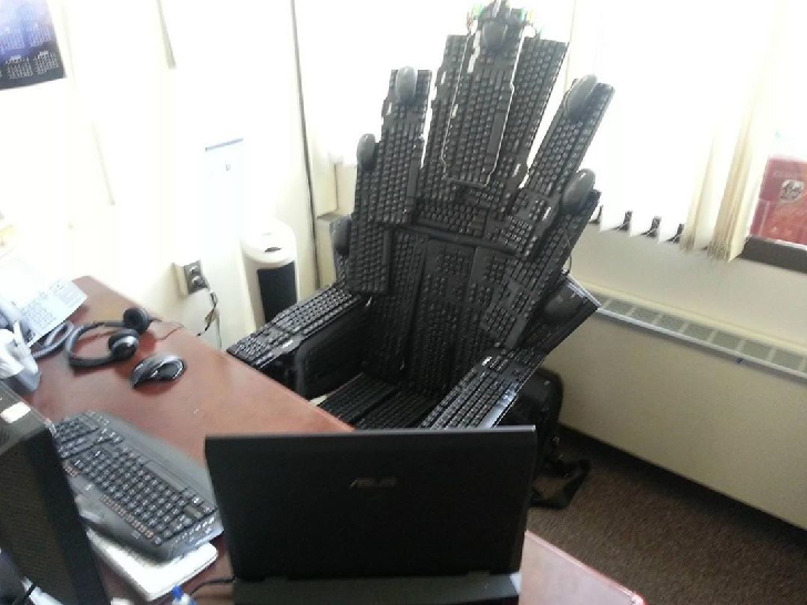 25 Office Photos That Are Too Hilarious To Miss_24