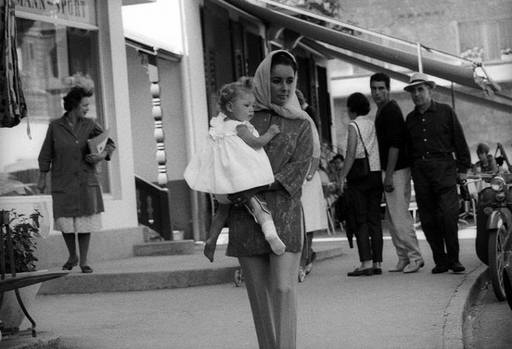 31 Rare Photos Of Elizabeth Taylor Through The Years_26