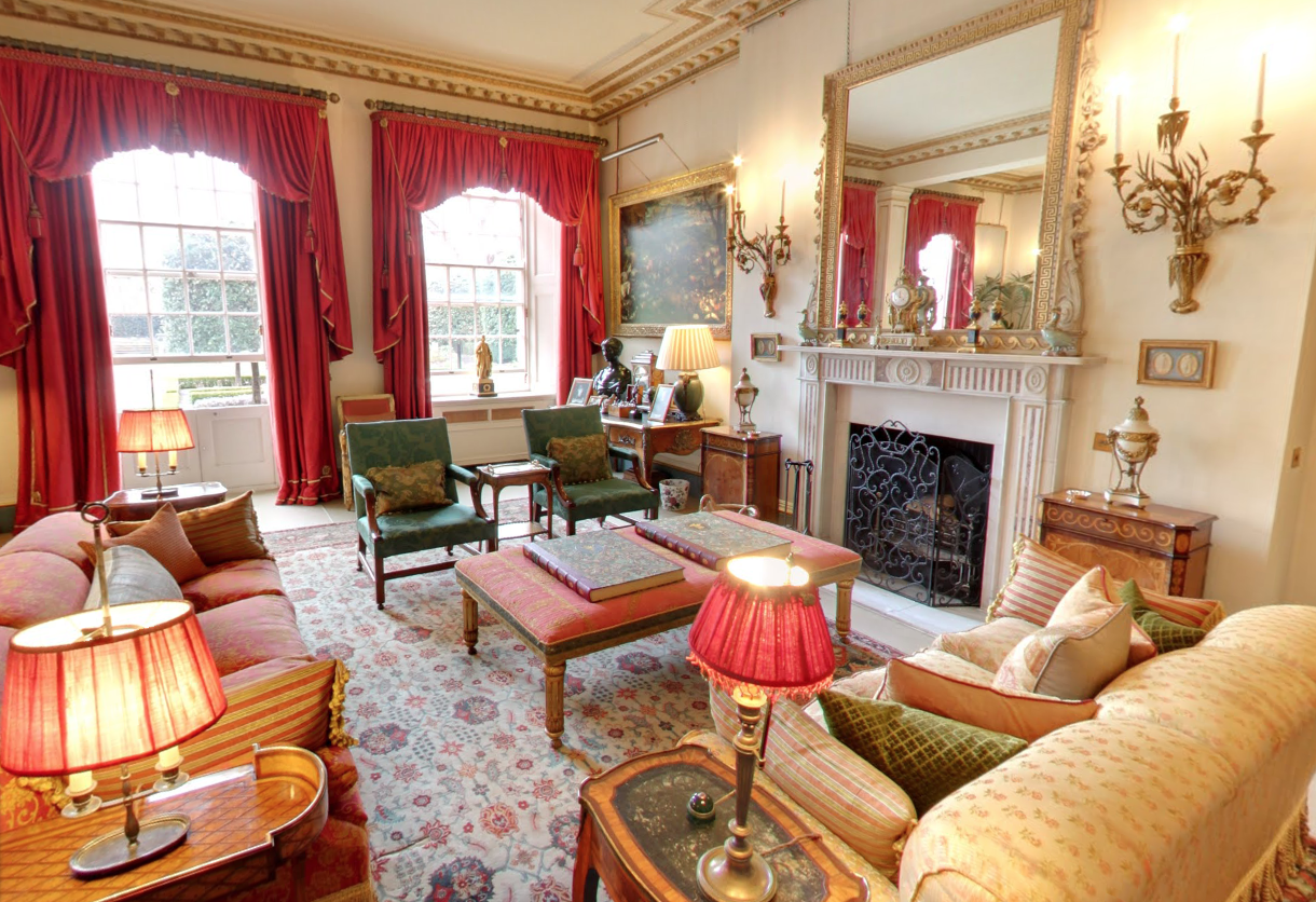 King Charles III And Camilla Finally Let Cameras Inside Their Home, See Inside!_11