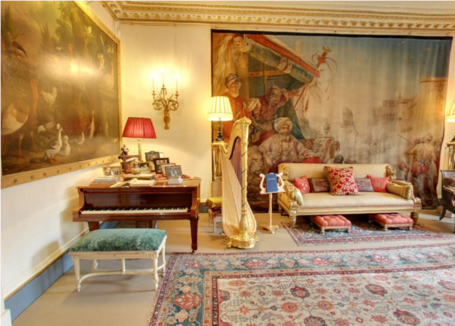 King Charles III And Camilla Finally Let Cameras Inside Their Home, See Inside!_12