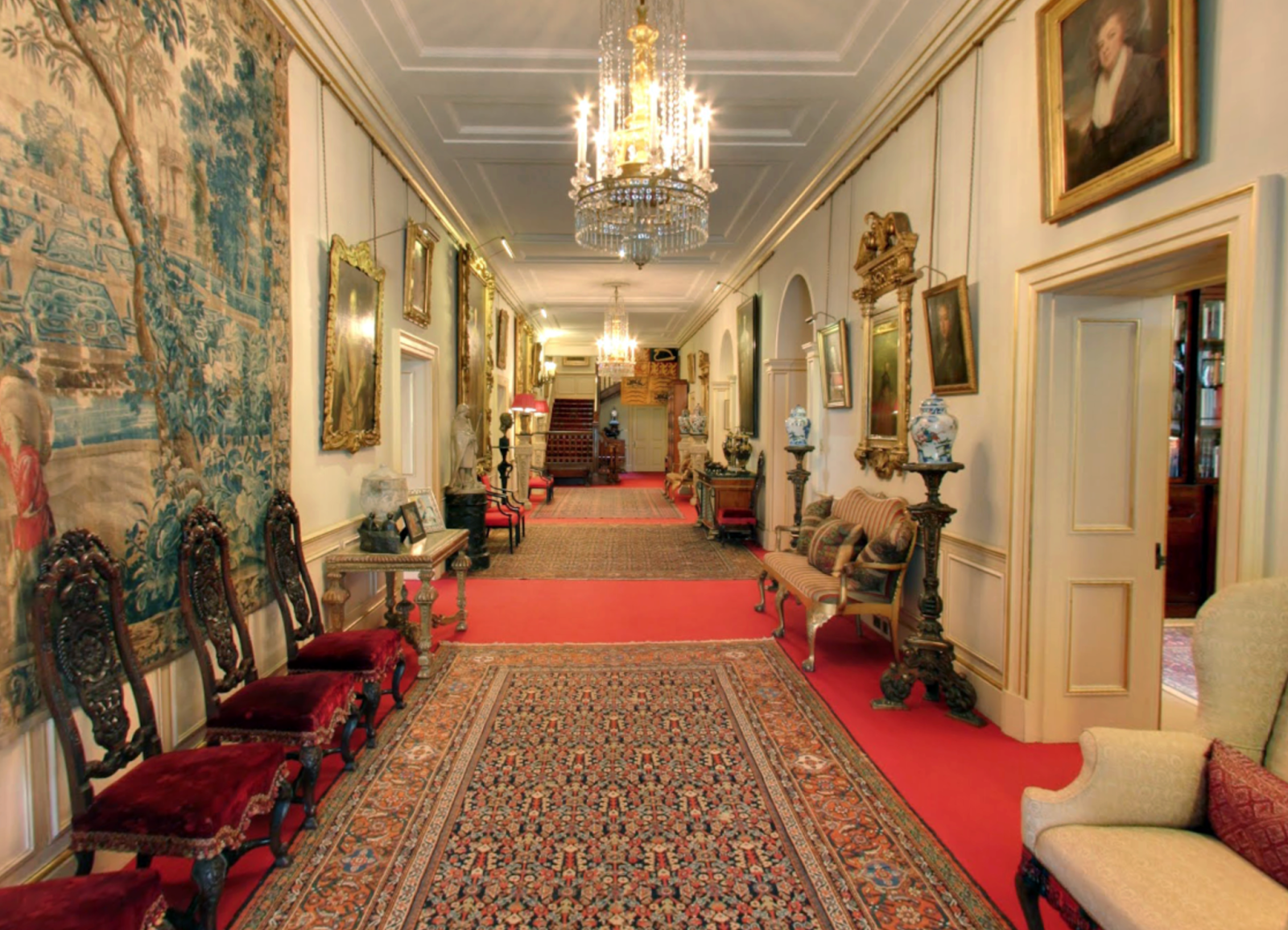 King Charles III And Camilla Finally Let Cameras Inside Their Home, See Inside!_3