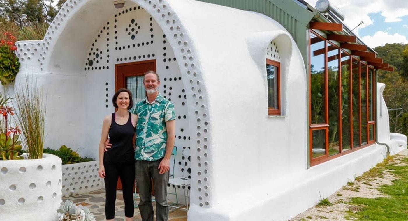 peek-inside-this-artist-couple-s-self-sufficient-dream-home-in-australia-2