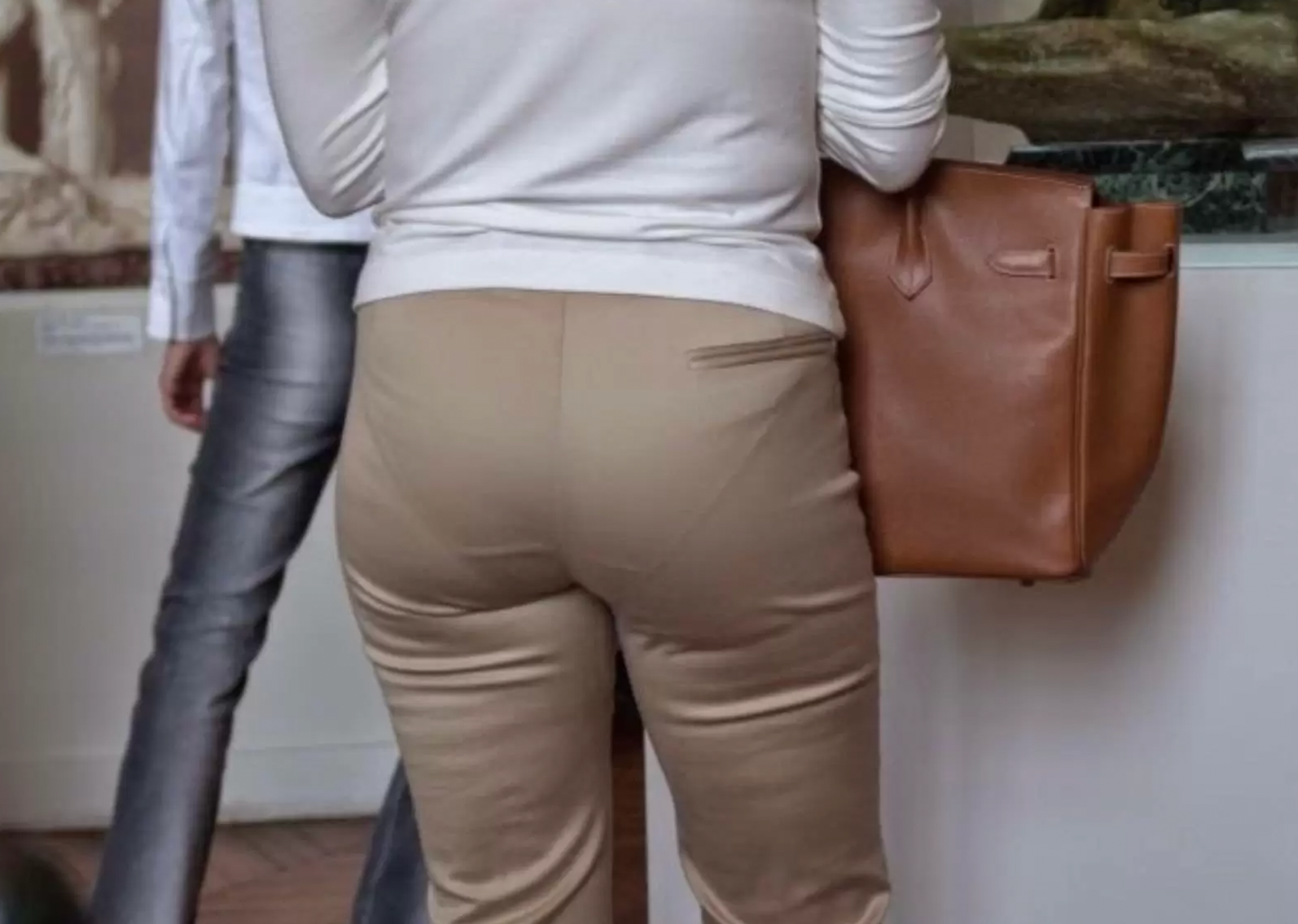 Say Goodbye To These 12 Age-Adding Fashion Choices_13