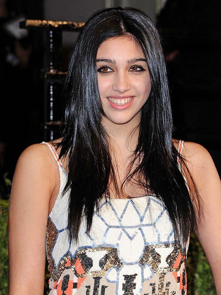 the-beauty-of-these-29-celebrity-daughters-will-drop-your-jaw_30