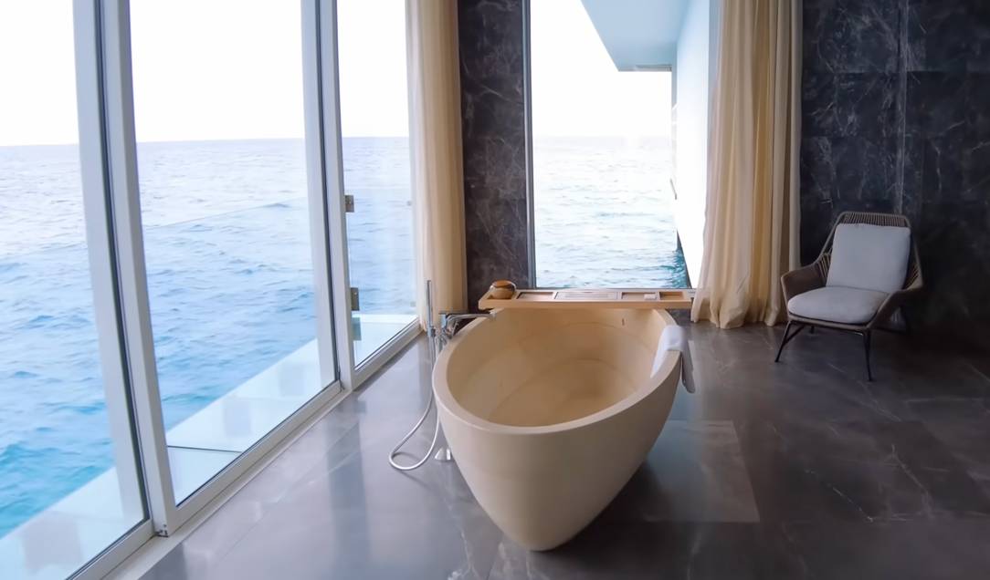 This $15,044/Night Underwater Hotel Is Blowing Up The Internet—See Why_7
