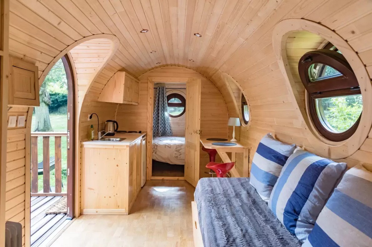 This Barrel House Is Only 15 Sqm, But Wait Till You Step Inside!_2