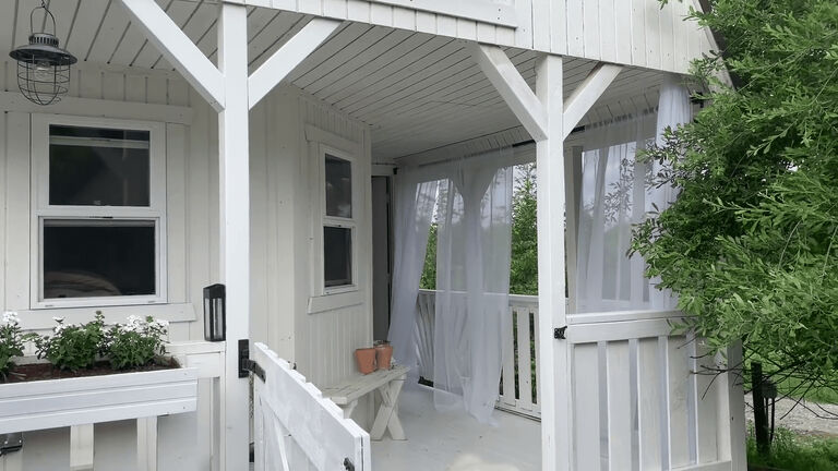 Woman Transforms This Tiny Shed Into A $1.5M Mansion, See Inside!_3